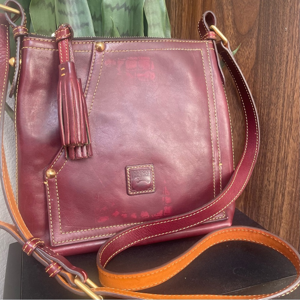 Dooney & Bourke Crimson Red Crossbody Huntington Letter Carrier Bag - Picture 3 of 13